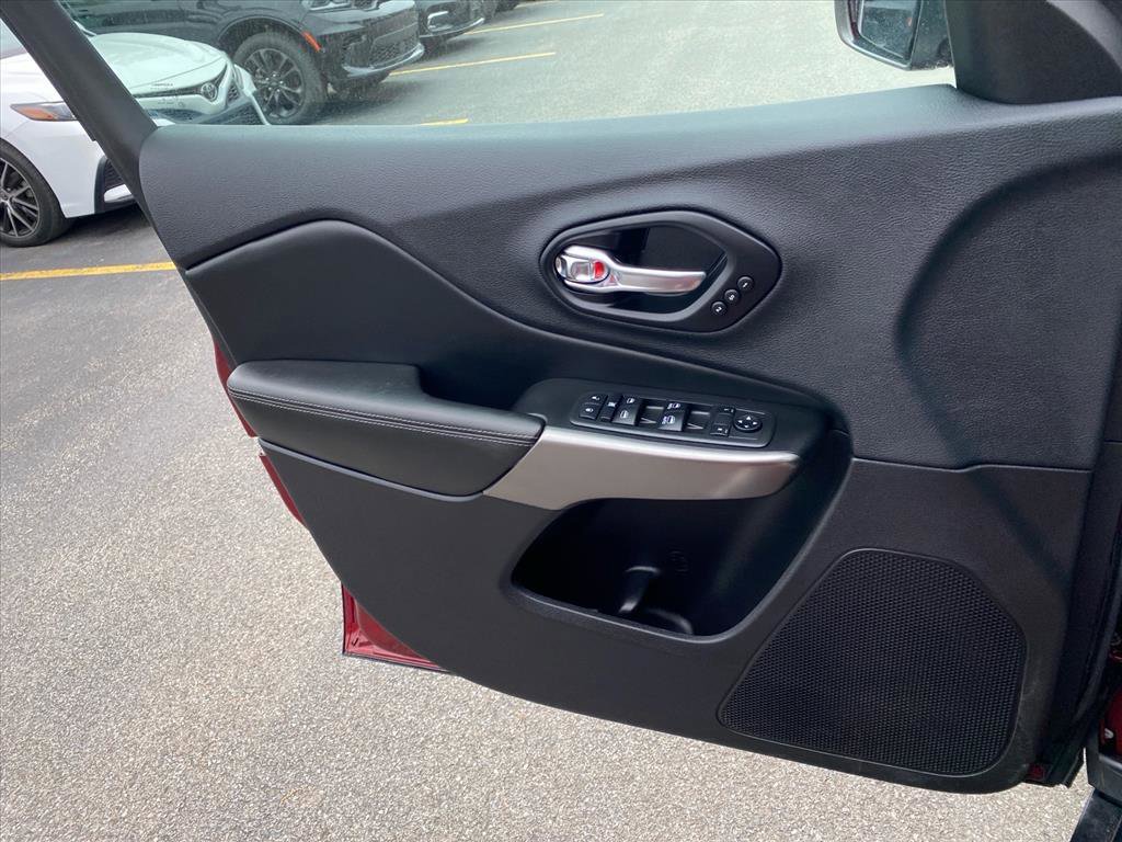 Used 2019 Jeep Cherokee Limited AWD/4WD image 21