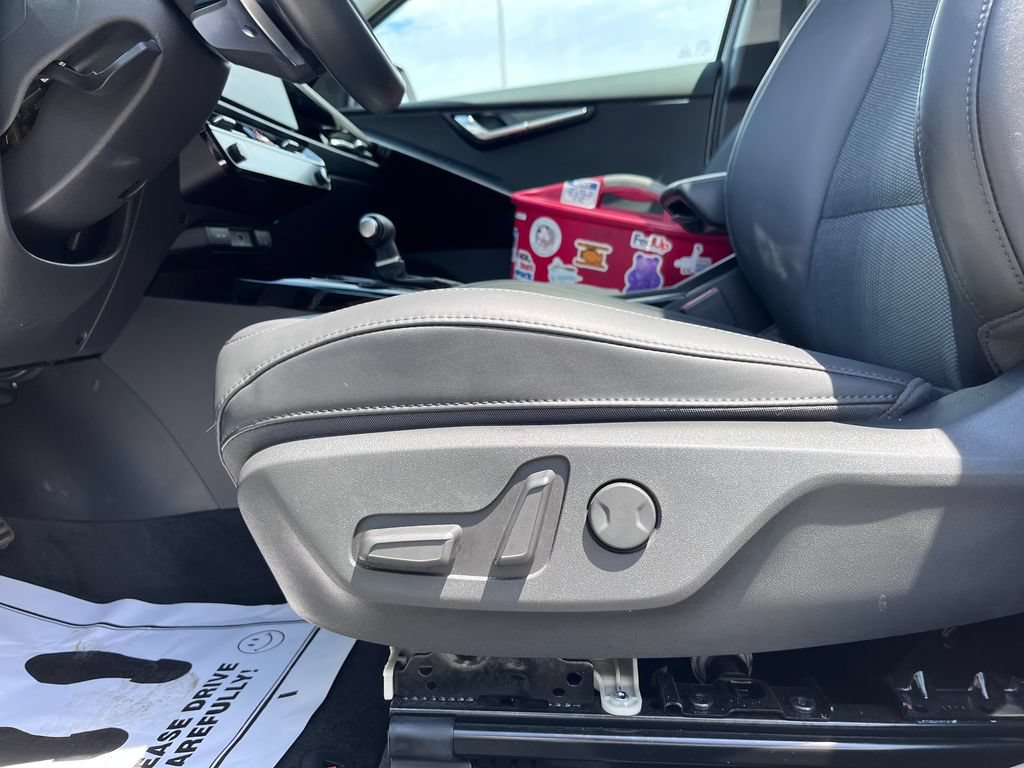 Certified 2024 Kia Niro EX Touring FWD image 11
