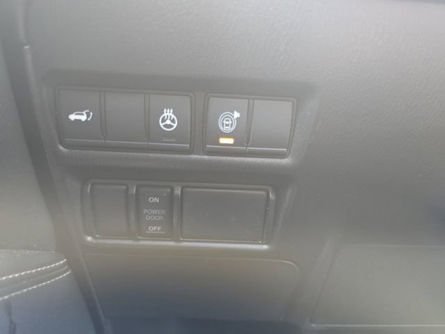 Used 2023 Nissan Armada Platinum w/ Captain's Chairs Package image 10