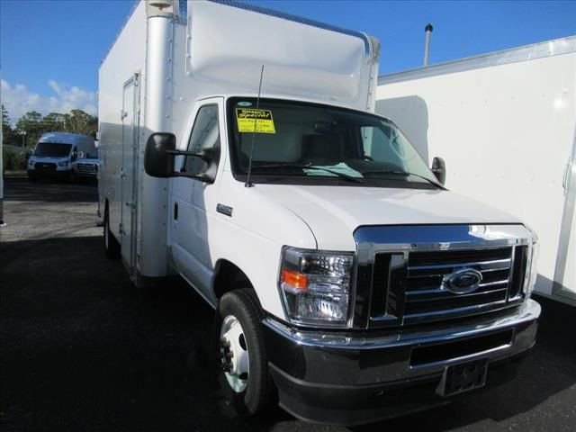 New 2024 Ford E-450 and Econoline 450 Super Duty w/ Power Windows & Locks Group RWD image 6