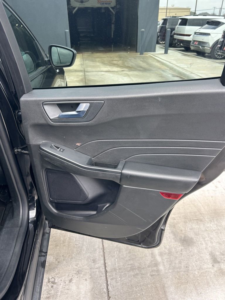 Used 2024 Ford Escape ST-Line image 13