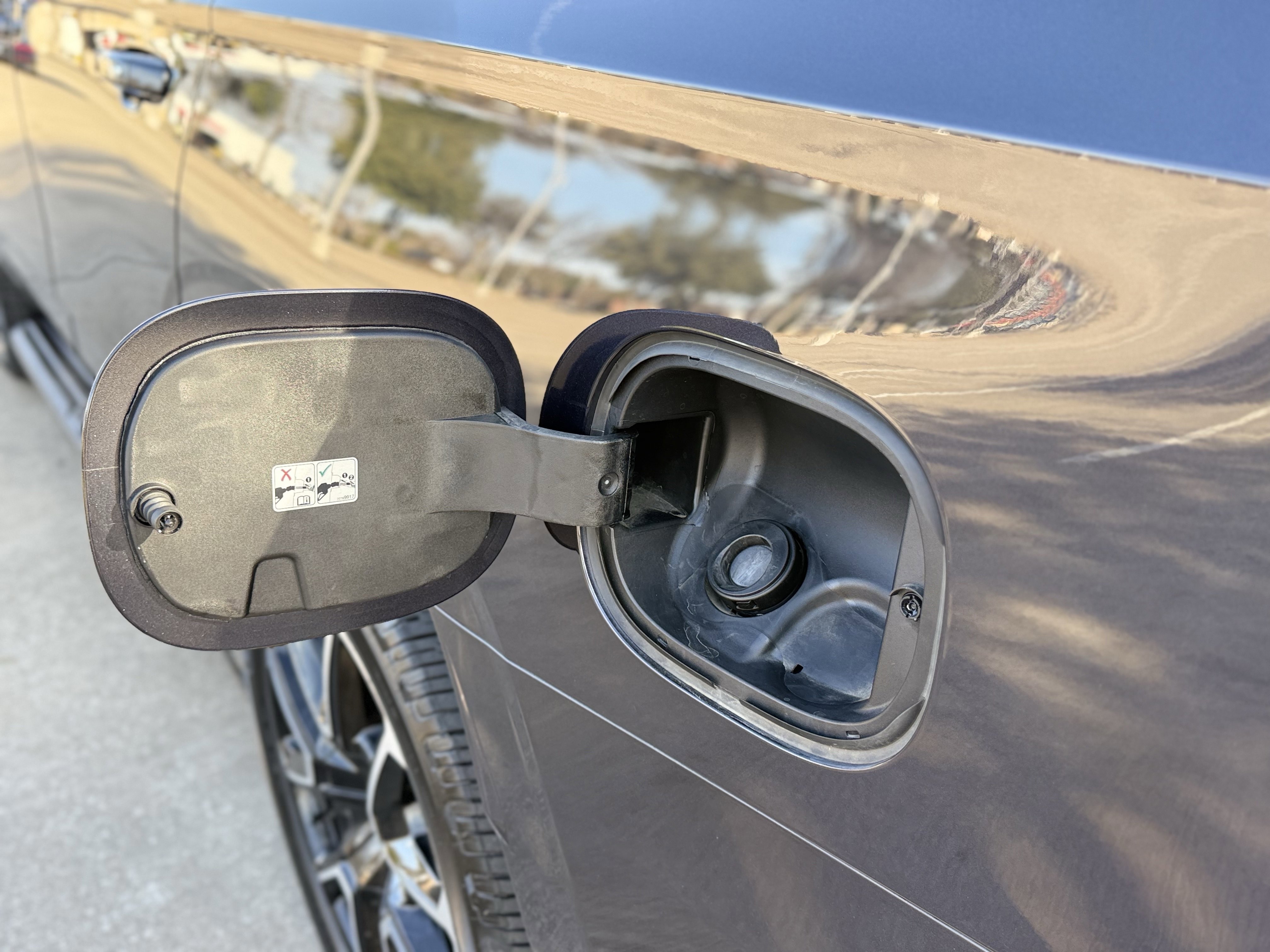 Used 2023 Chevrolet Tahoe RST w/ Luxury Package RWD image 9