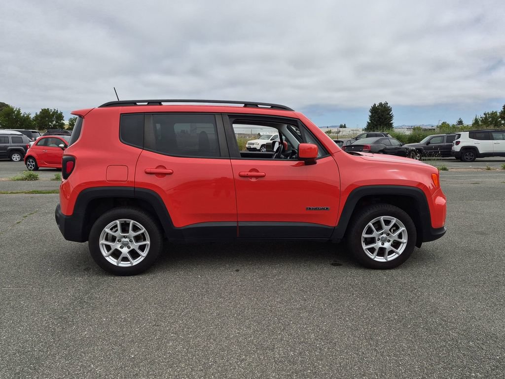 Used 2021 Jeep Renegade Latitude AWD/4WD image 2