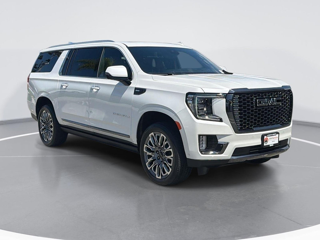 Used 2023 GMC Yukon XL Denali Ultimate AWD/4WD image 1