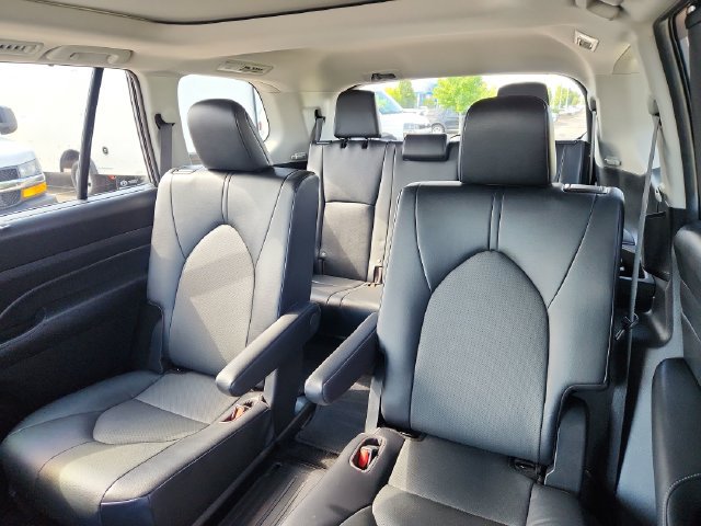 Used 2025 Toyota Grand Highlander FWD image 28