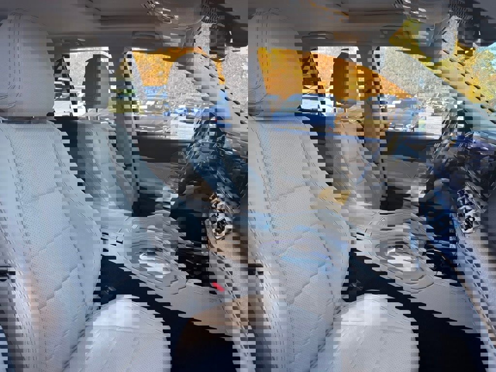 Used 2022 Mercedes-Benz GLE 350 4MATIC w/ Premium Package image 33