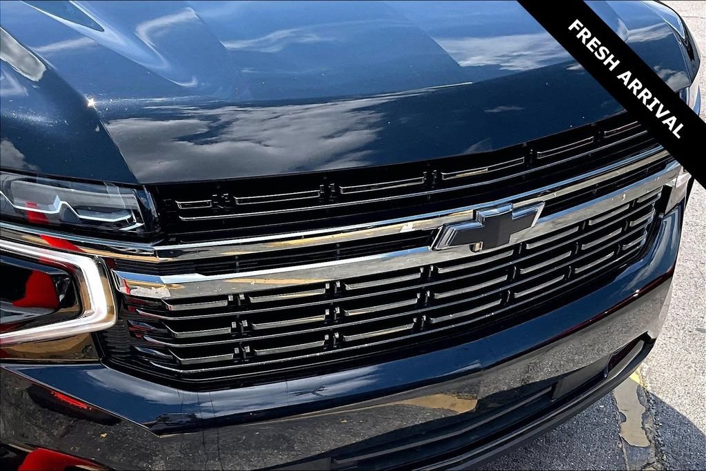 Used 2021 Chevrolet Suburban RST AWD/4WD image 32