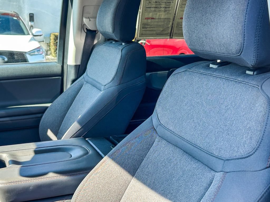 Used 2025 Ford Expedition Active RWD image 24