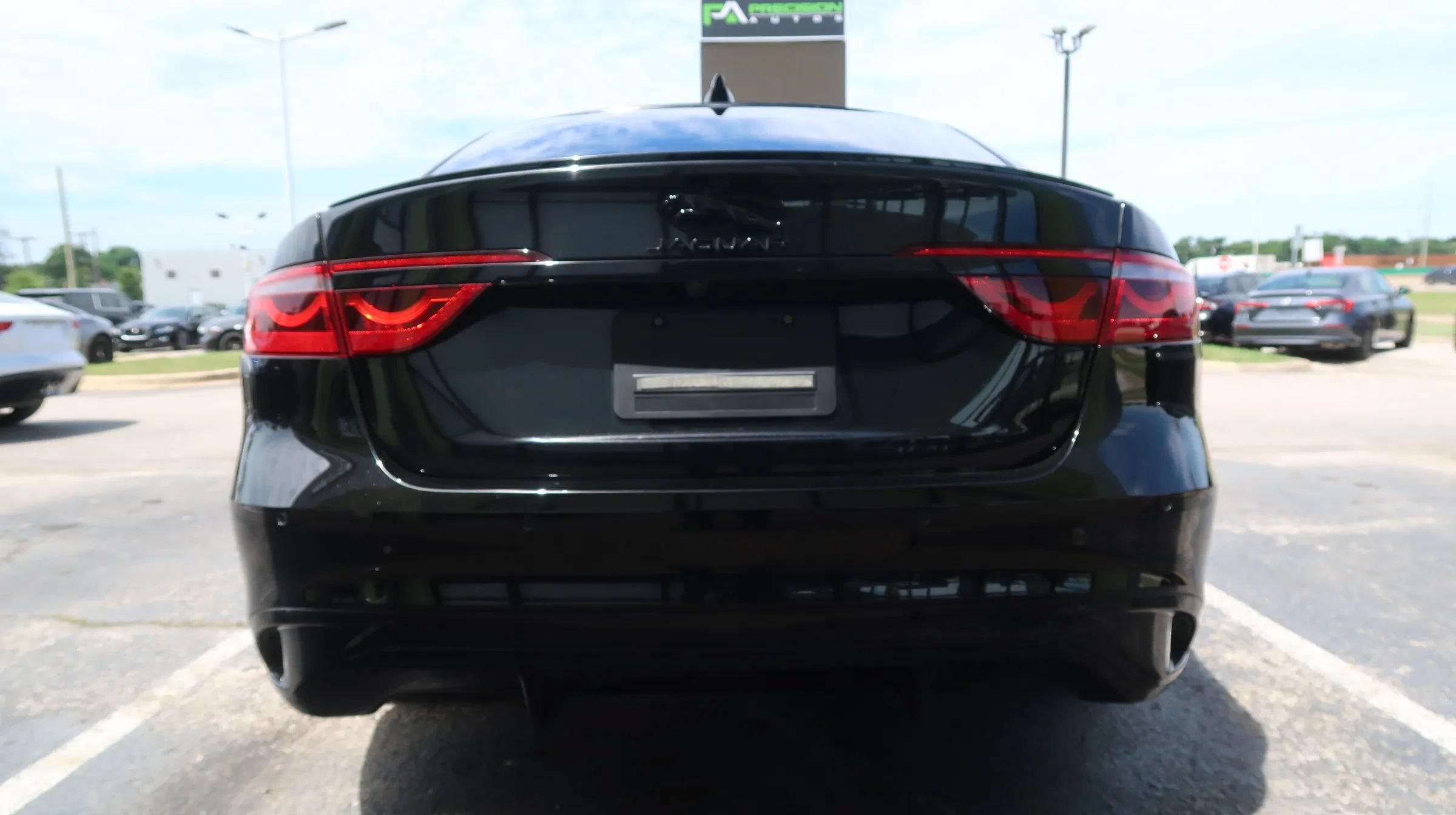 Used 2024 Jaguar XF R-Dynamic SE AWD/4WD image 9
