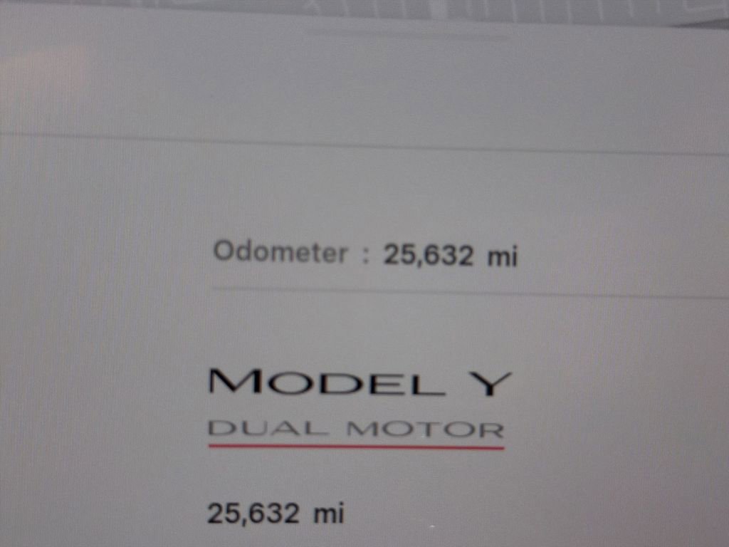 Used 2023 Tesla Model Y Performance AWD/4WD image 10