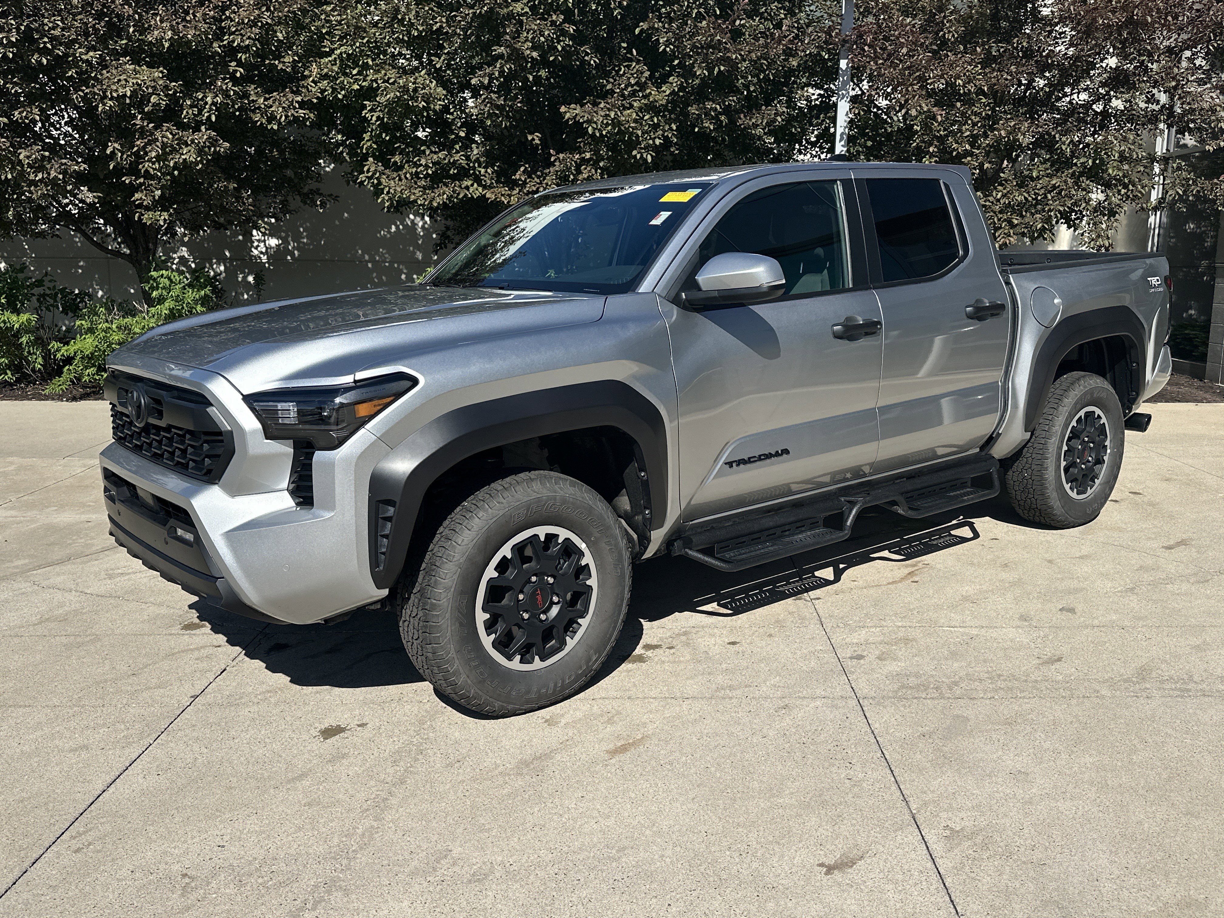 Used 2025 Toyota Tacoma TRD Off-Road AWD/4WD image 3