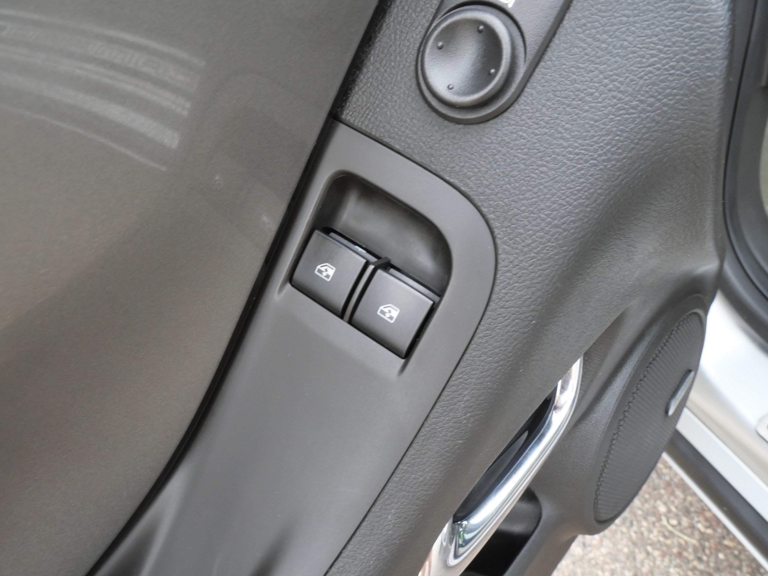 Used 2011 Chevrolet Camaro LT RWD image 19