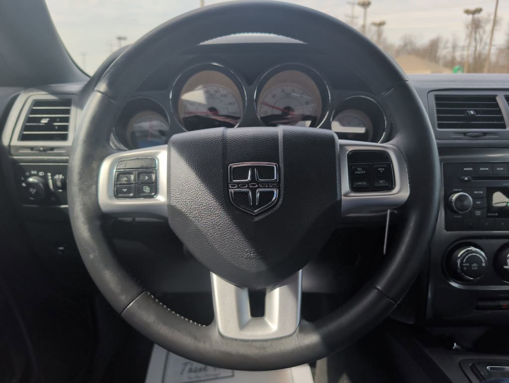 Used 2014 Dodge Challenger SXT image 11