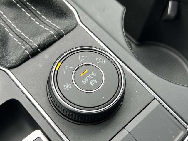 Used 2022 Volkswagen Atlas Cross Sport SE image 34