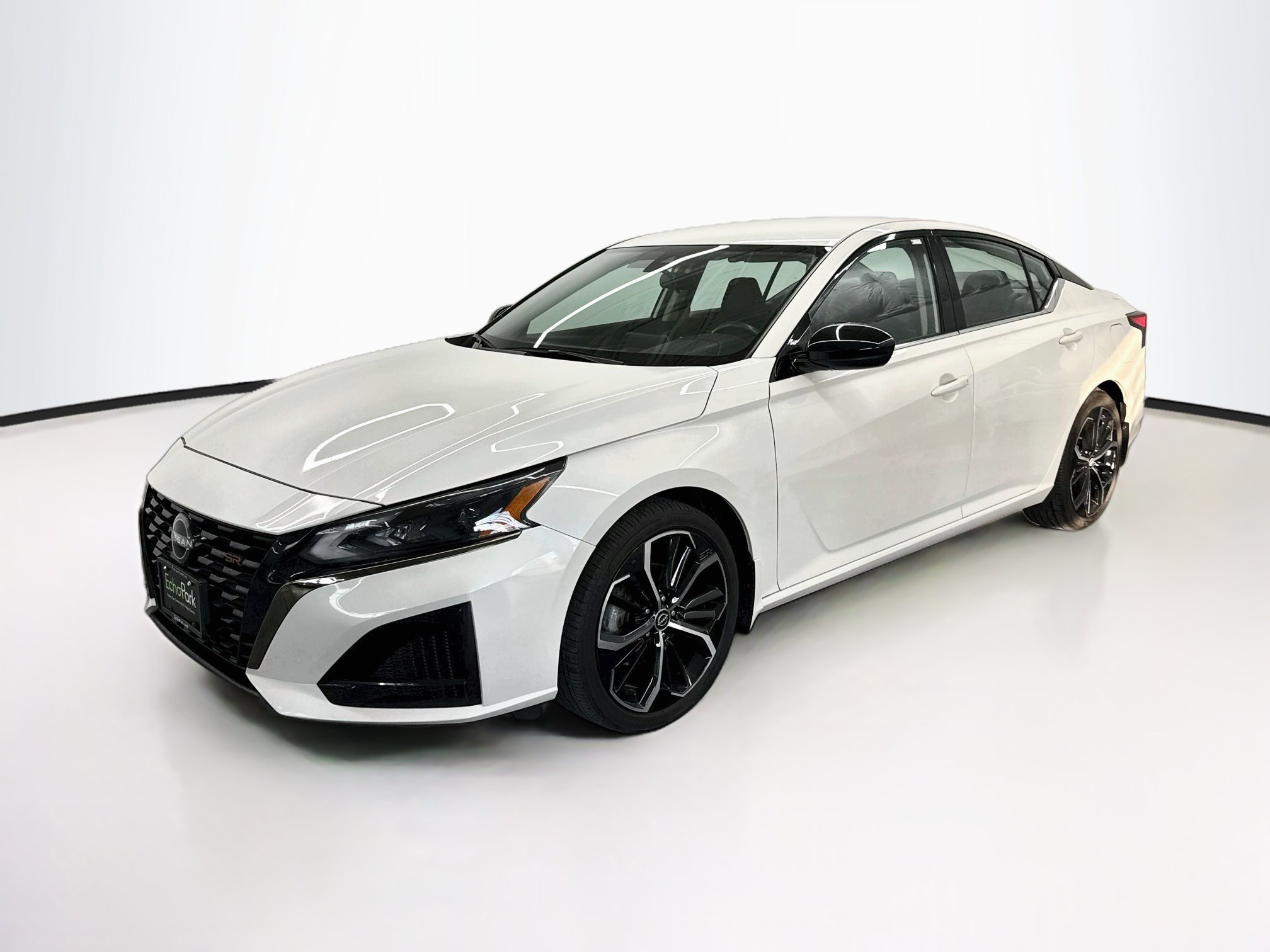 Used 2023 Nissan Altima 2.5 SR FWD image 3