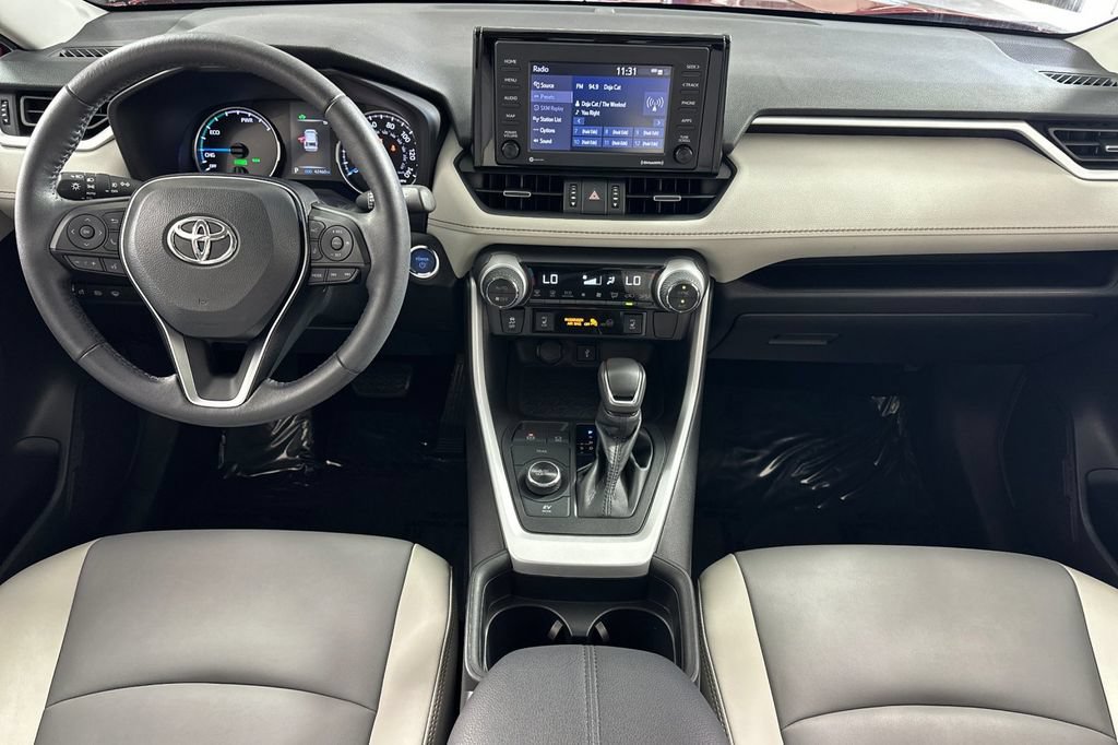 Used 2021 Toyota RAV4 XLE Premium AWD/4WD image 17