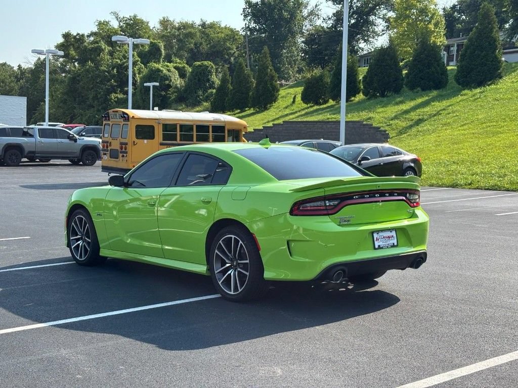 Used 2023 Dodge Charger R/T w/ Technology Group RWD image 5