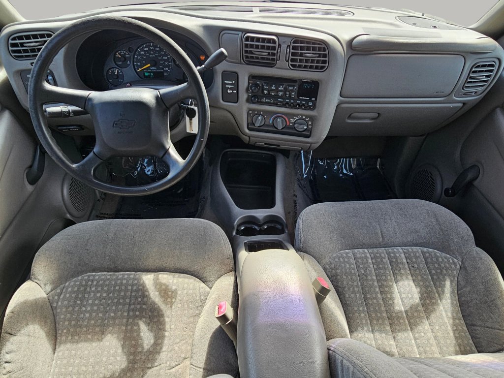 Used 1999 Chevrolet S10 Pickup LS w/ Preferred Equipment Group image 2