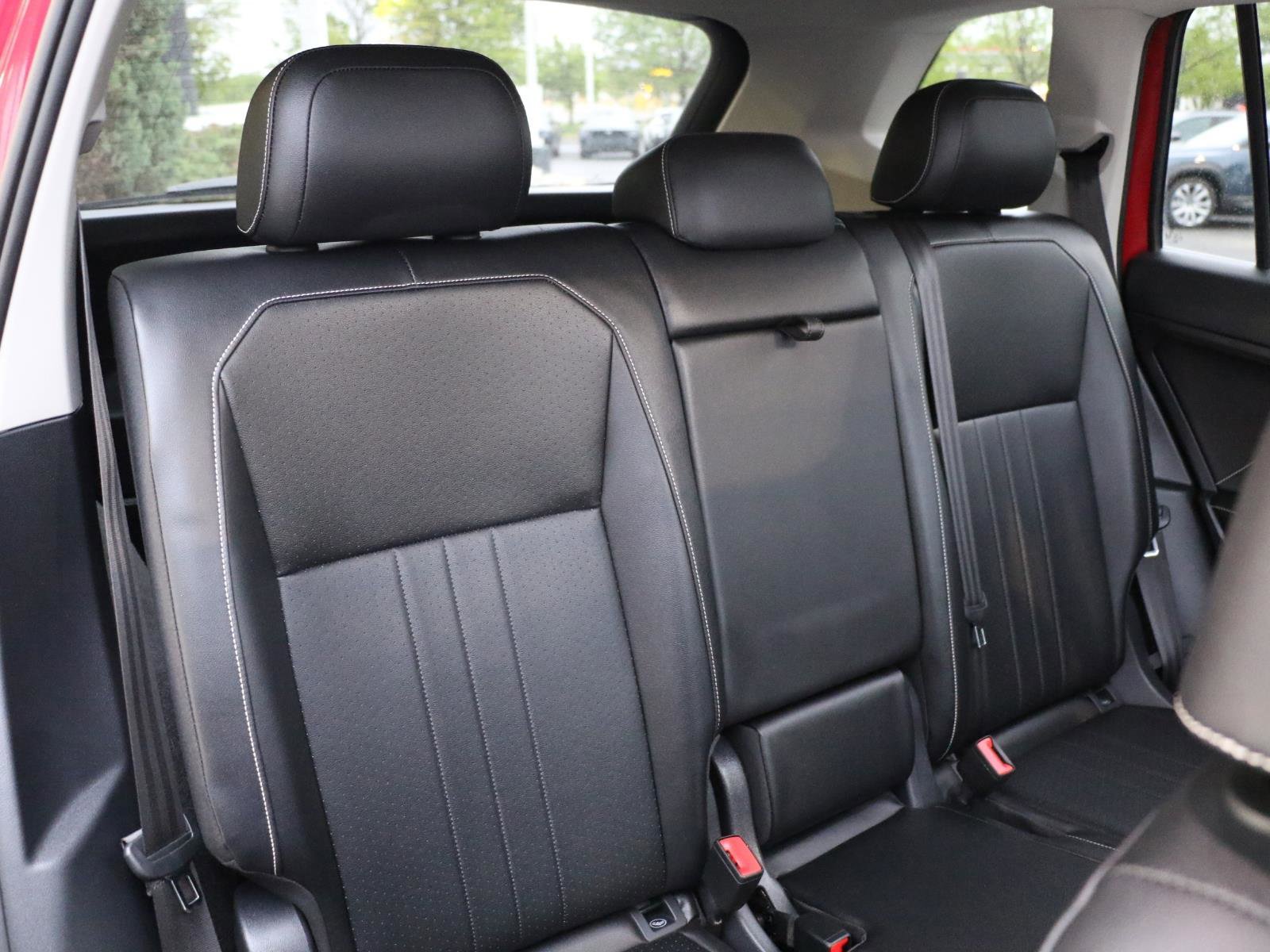 Used 2022 Volkswagen Tiguan SE AWD/4WD image 9