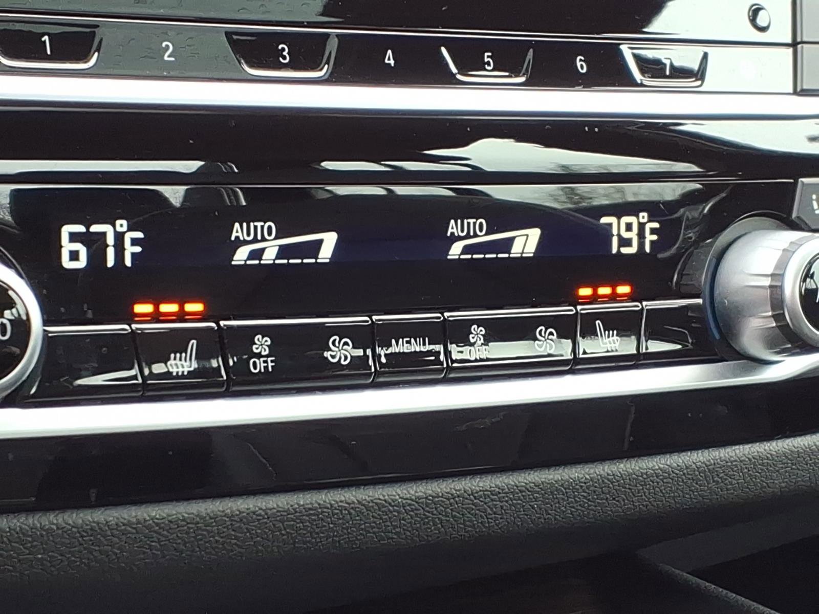 Used 2023 BMW 540i xDrive w/ Premium Package image 21