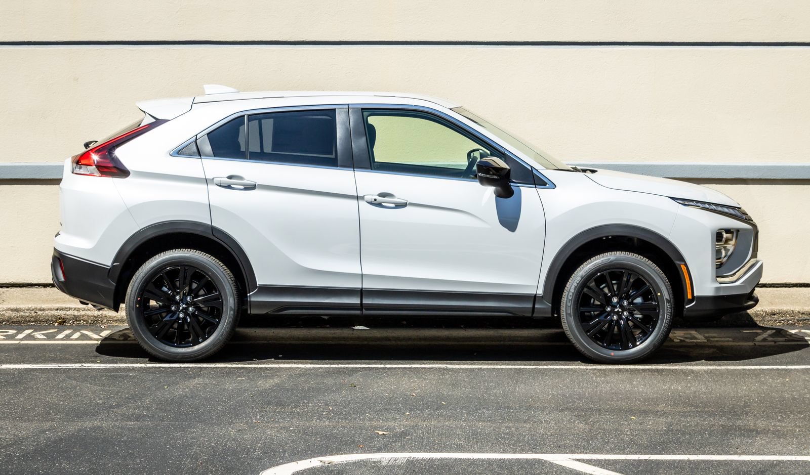 New 2026 Mitsubishi Eclipse Cross LE AWD/4WD image 9