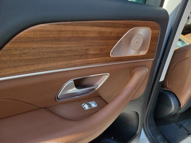 Used 2025 Mercedes-Benz GLE 450e 4MATIC w/ Winter Package image 12