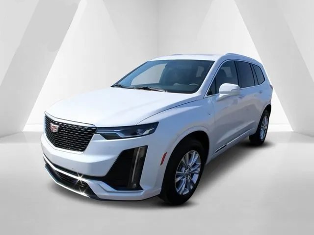 New 2025 Cadillac XT6 Luxury image 3