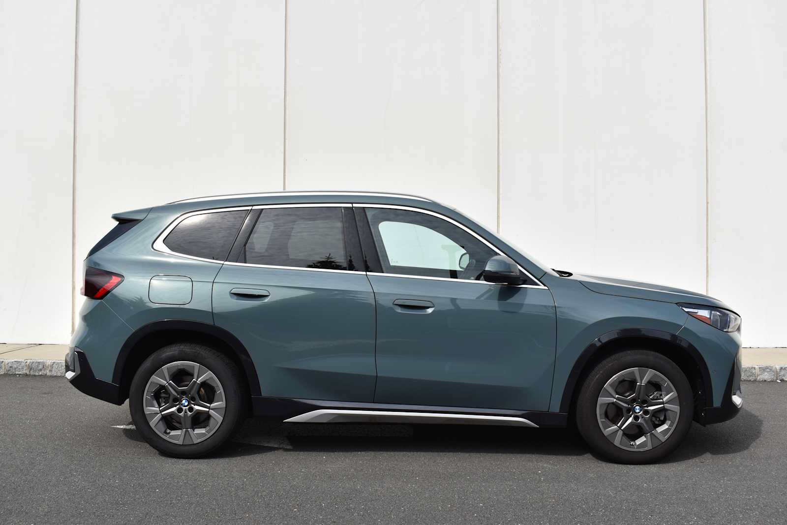 Used 2026 BMW X1 xDrive28i w/ Convenience Package AWD/4WD image 4