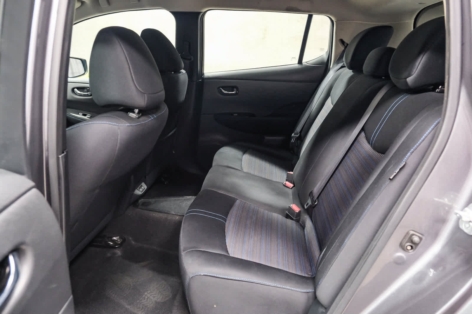 Used 2020 Nissan Leaf SV w/ SV Technology Package FWD image 19