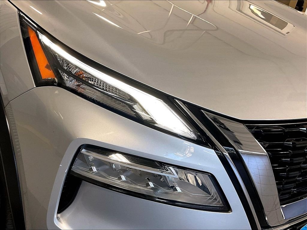 Used 2023 Nissan Rogue SV AWD/4WD image 33
