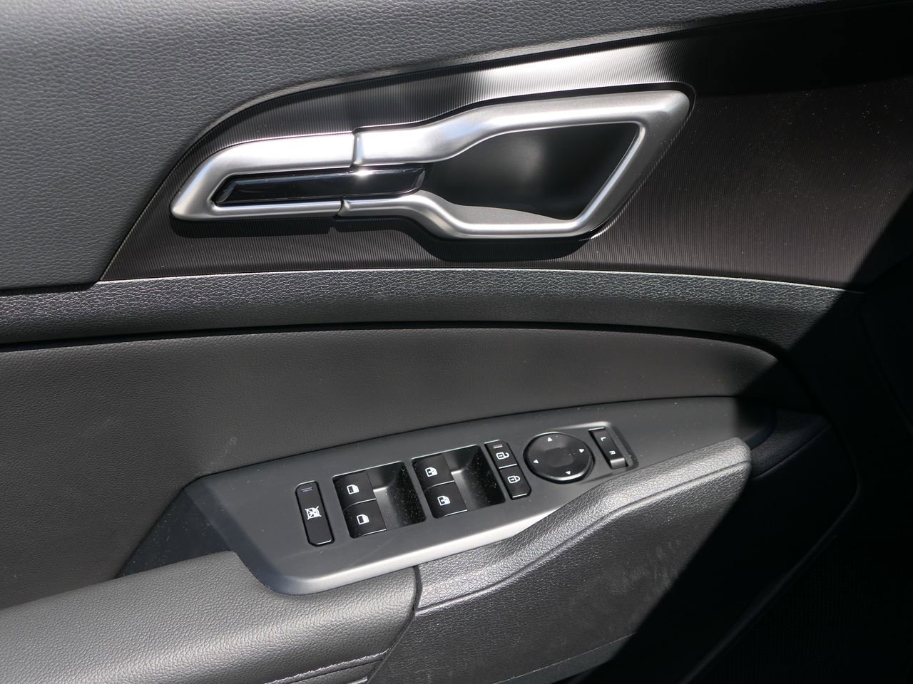 New 2026 Kia Sportage EX image 13