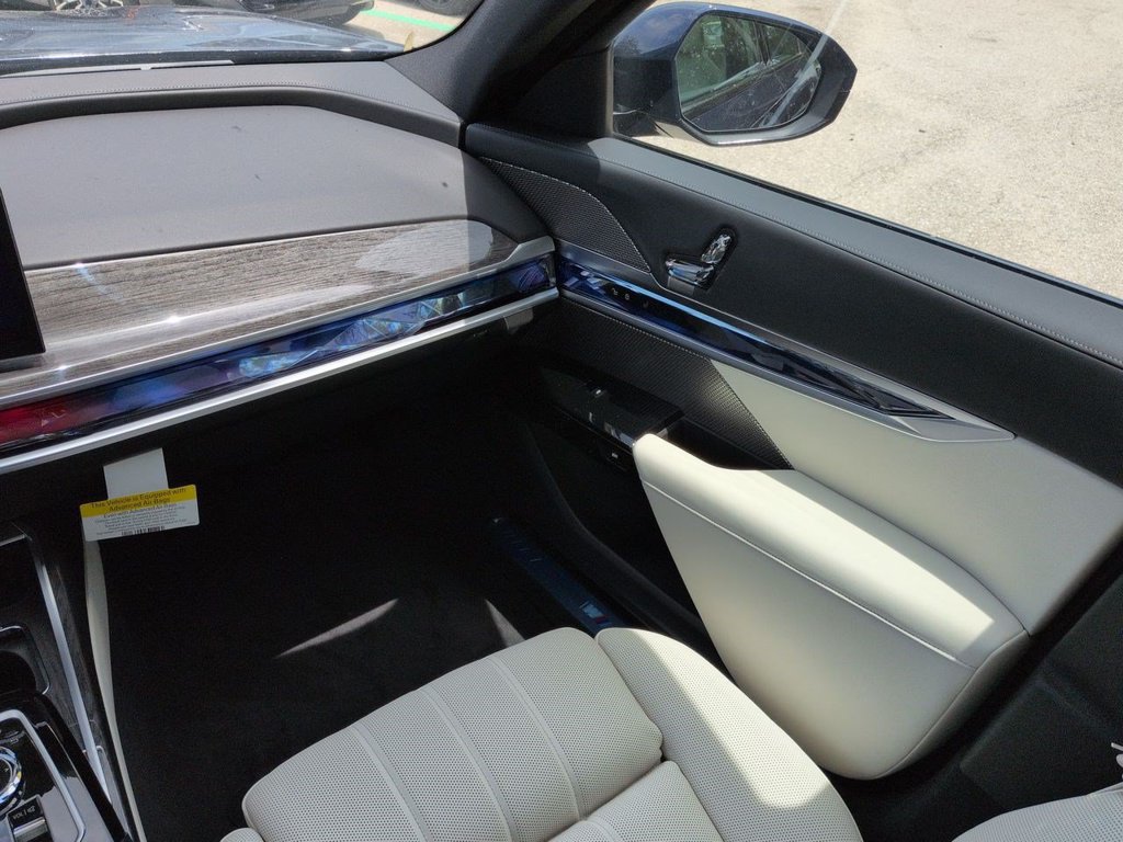 New 2026 BMW 750e xDrive AWD/4WD image 16