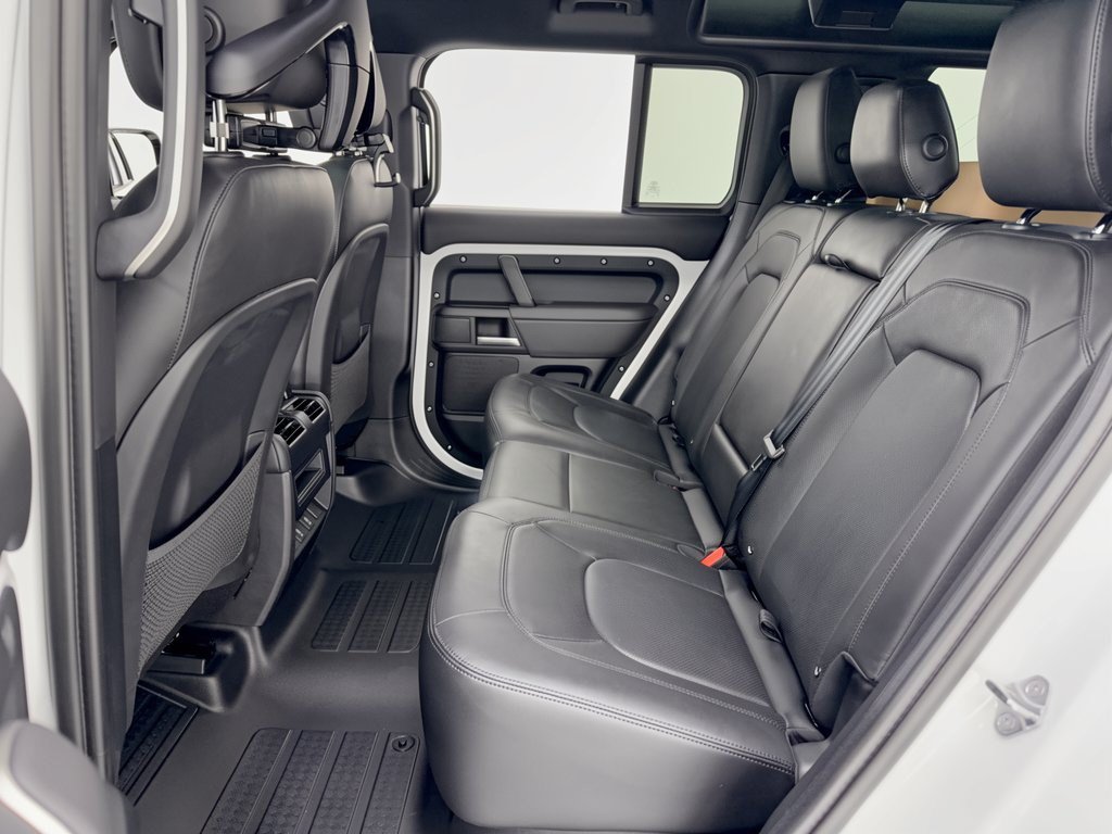 New 2026 Land Rover Defender 110 X-Dynamic SE AWD/4WD image 25