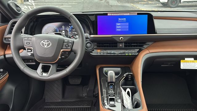 New 2025 Toyota Crown Signia Limited w/ Advanced Technology Package image 9