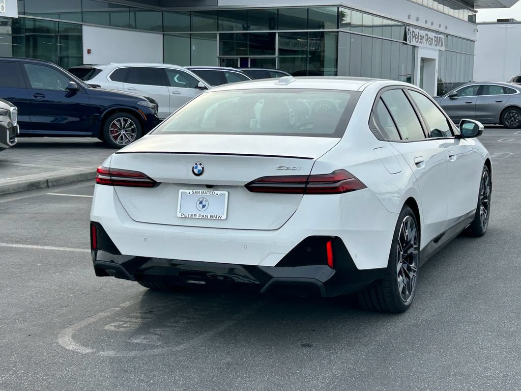 New 2026 BMW 530i w/ M Sport Package RWD image 5