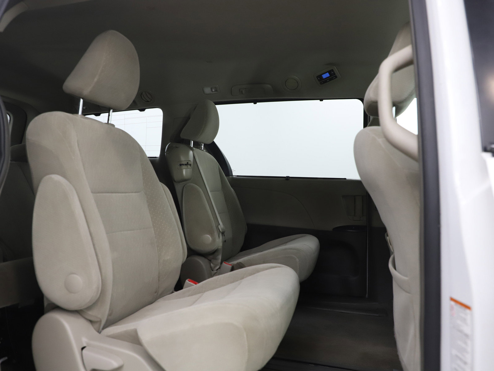 Used 2017 Toyota Sienna LE image 13