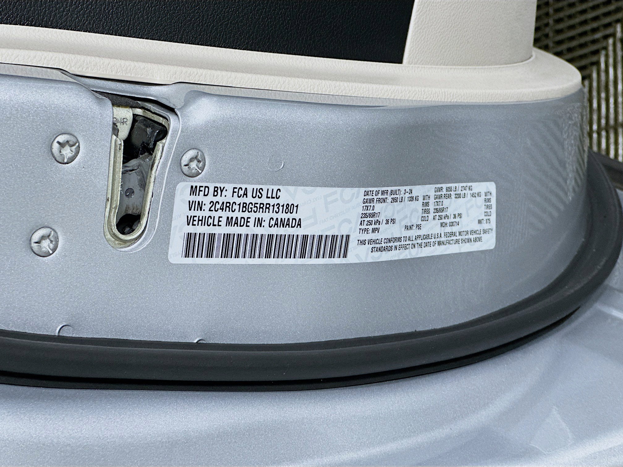 Used 2024 Chrysler Pacifica Touring-L image 12