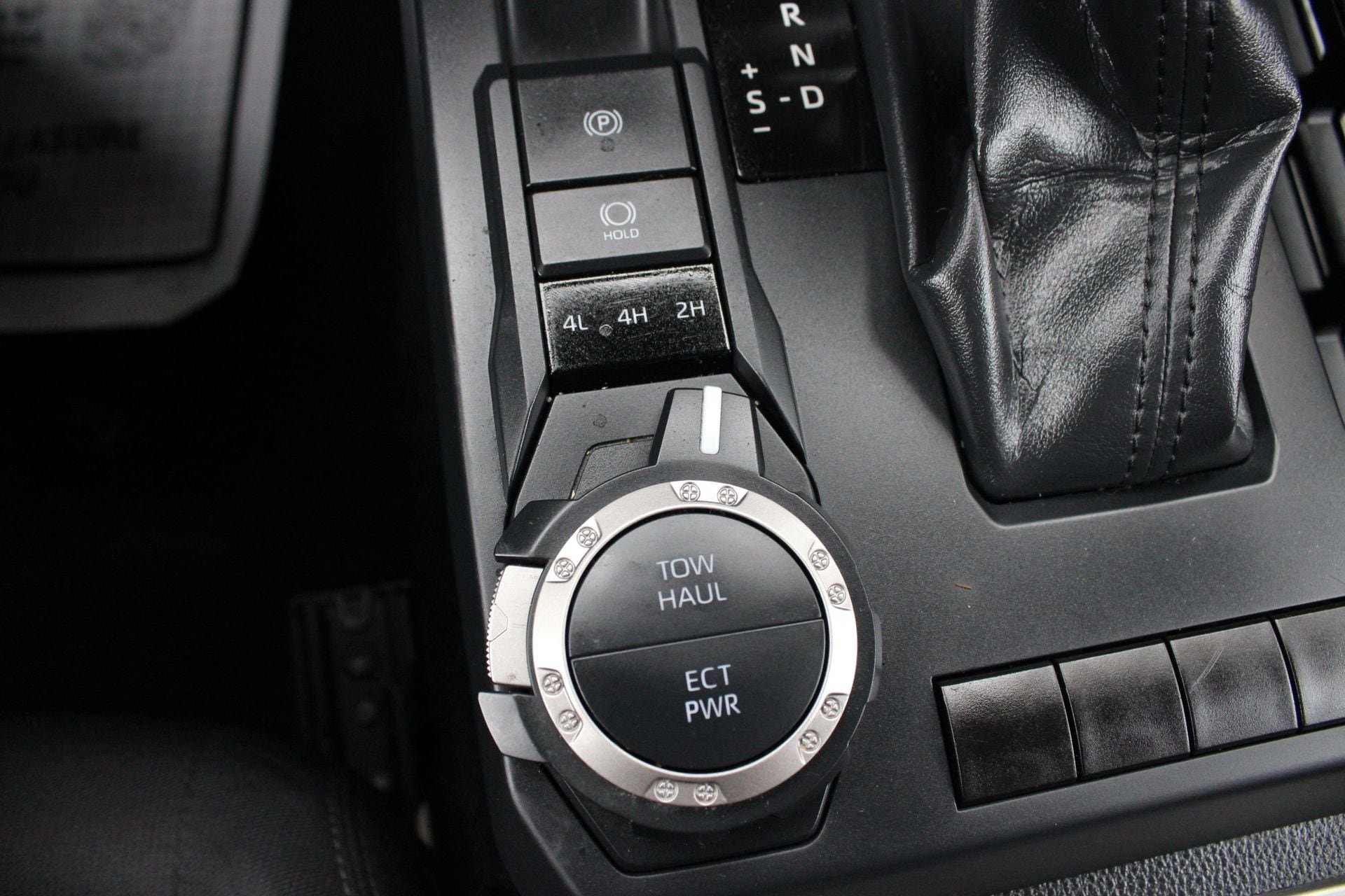 Used 2025 Toyota Tacoma SR5 AWD/4WD image 42