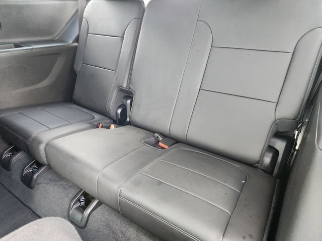 Used 2023 Chevrolet Traverse LT w/ LT Premium Package AWD/4WD image 31