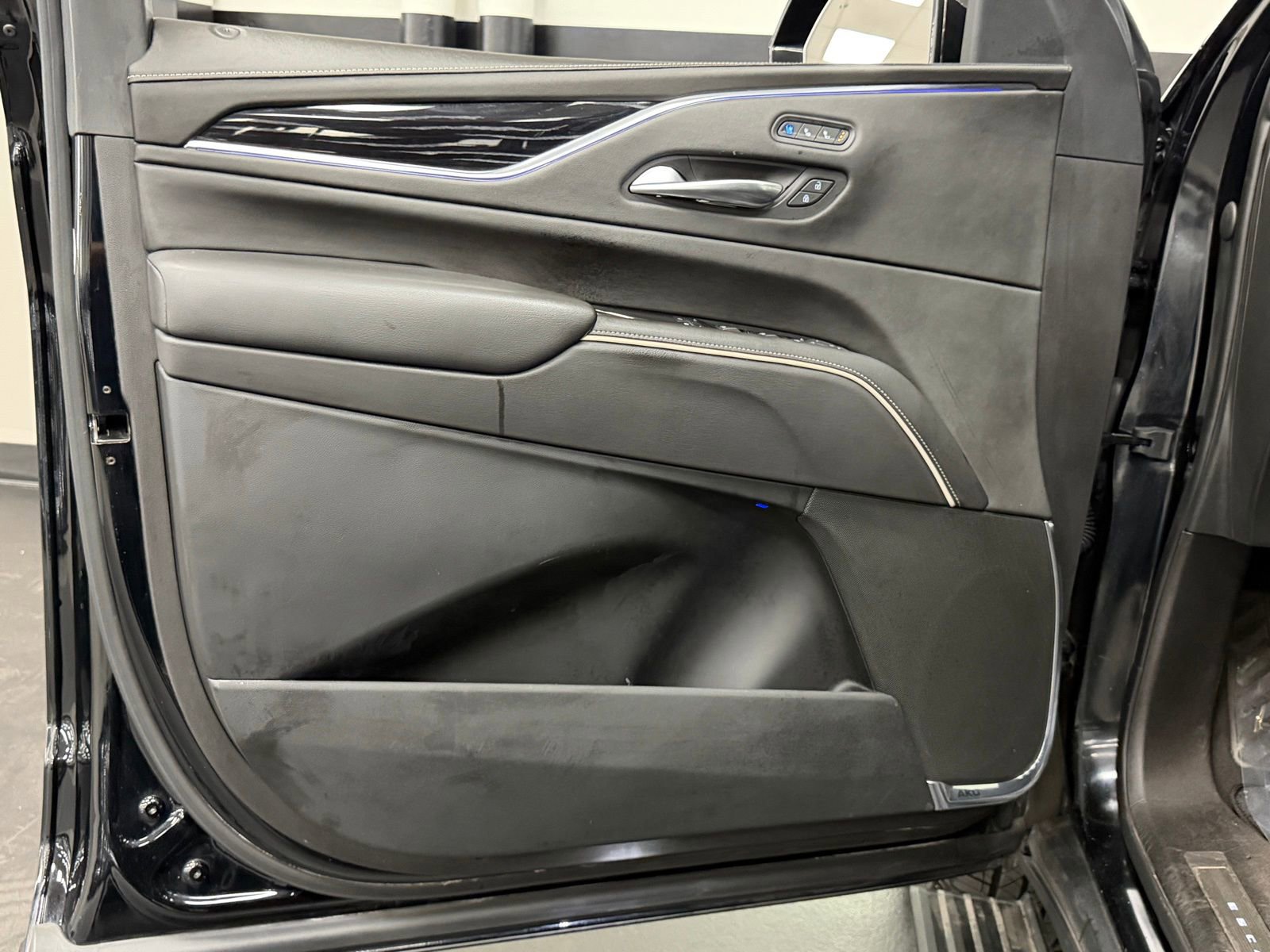 Used 2021 Cadillac Escalade Sport w/ Driver Assist Tech Package image 17