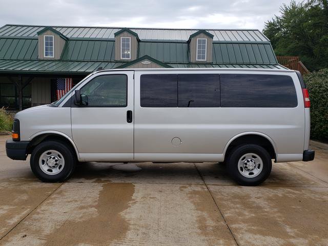 Used 2016 Chevrolet Express 2500 LS RWD image 2