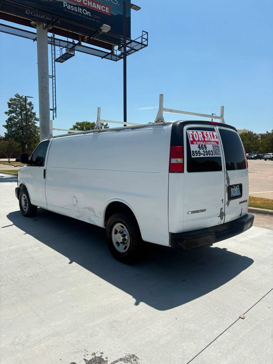 Used 2012 Chevrolet Express 2500 Extended RWD image 5