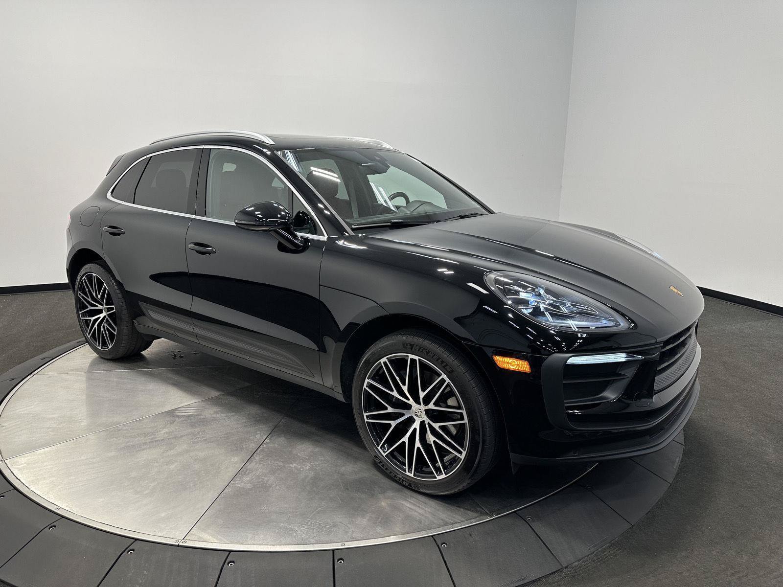Used 2022 Porsche Macan AWD/4WD image 9