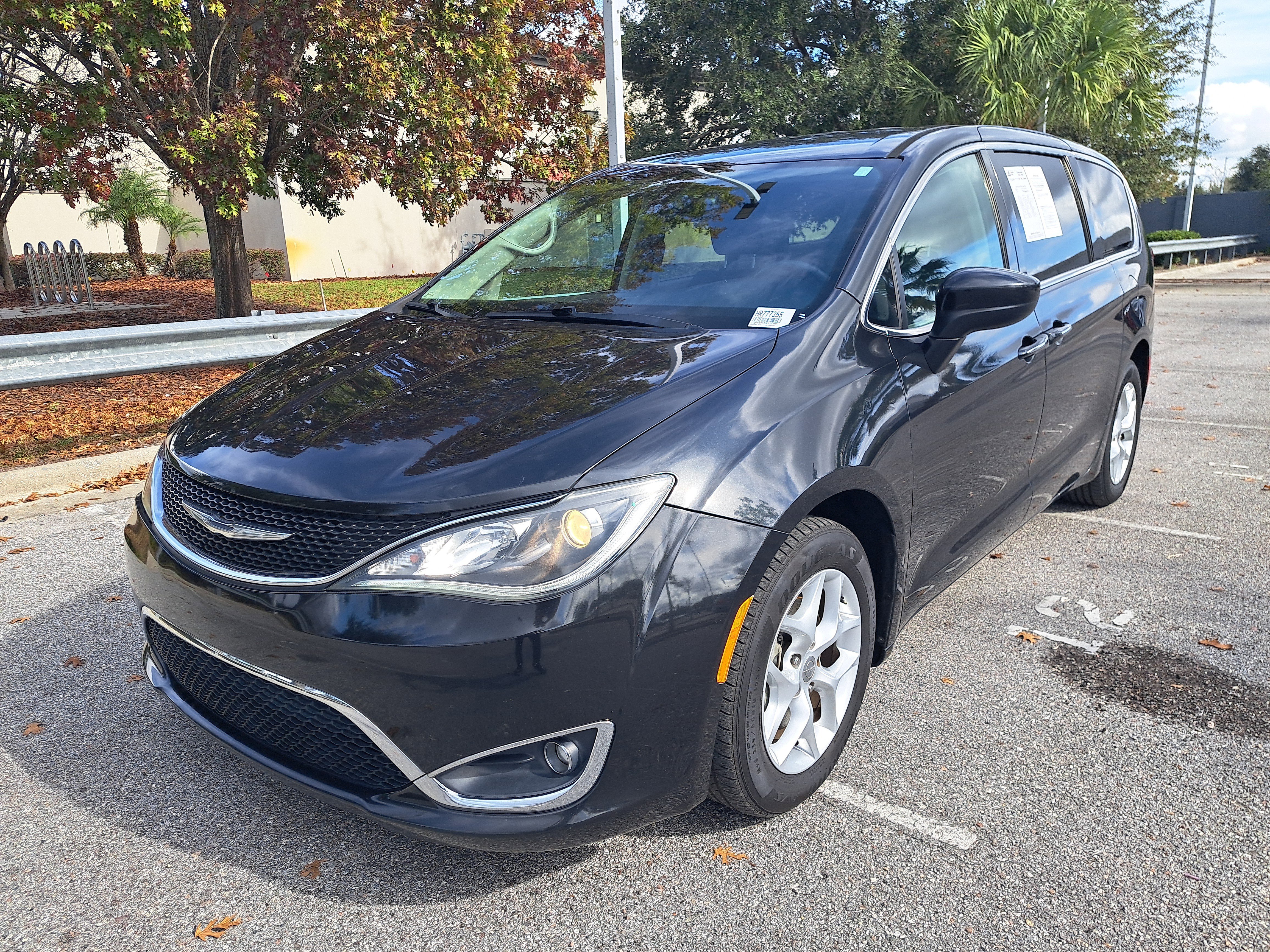 Used 2017 Chrysler Pacifica Touring Plus w/ Tire & Wheel Group image 3