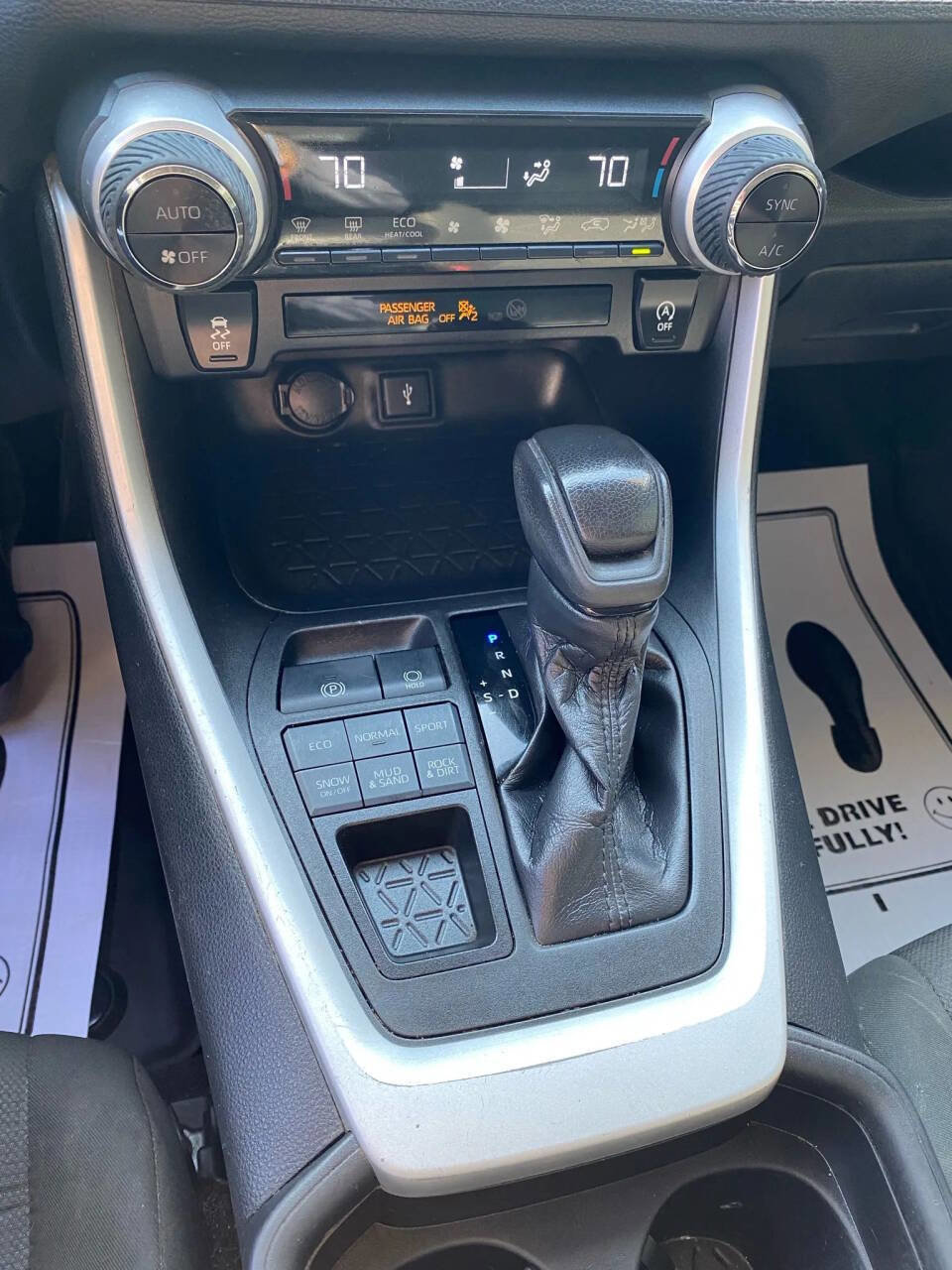 Used 2021 Toyota RAV4 XLE image 17