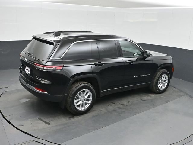 New 2026 Jeep Grand Cherokee Laredo w/ MOPAR Finishing Package AWD/4WD image 30