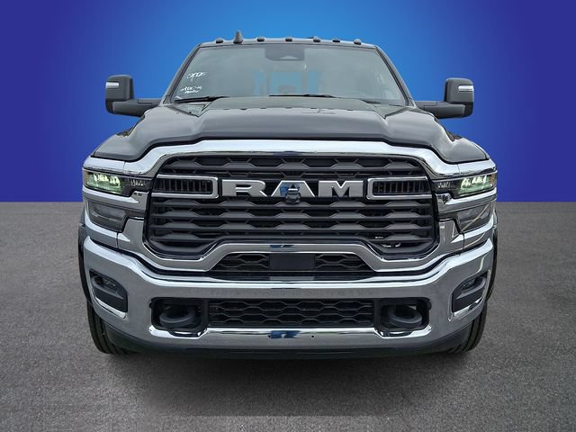 Used 2025 RAM 5500 4x4 Crew Cab image 2