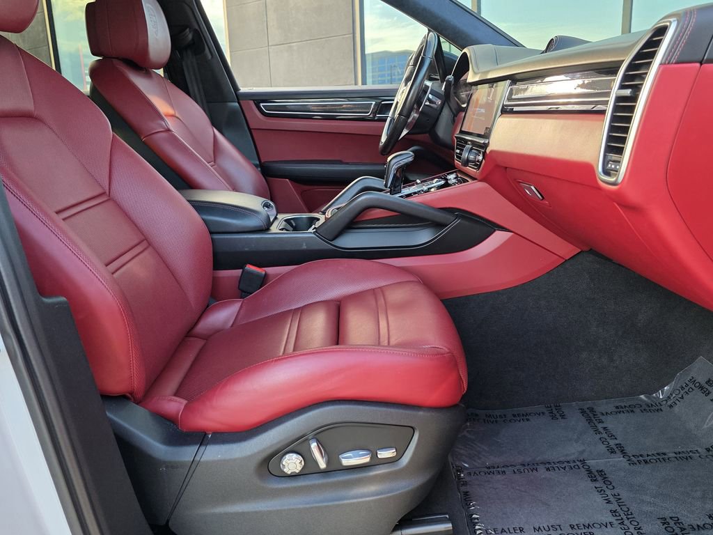 Used 2021 Porsche Cayenne GTS image 35