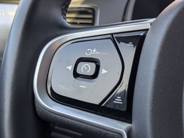 Used 2022 Volvo XC90 T8 R-Design w/ Advanced Package image 17