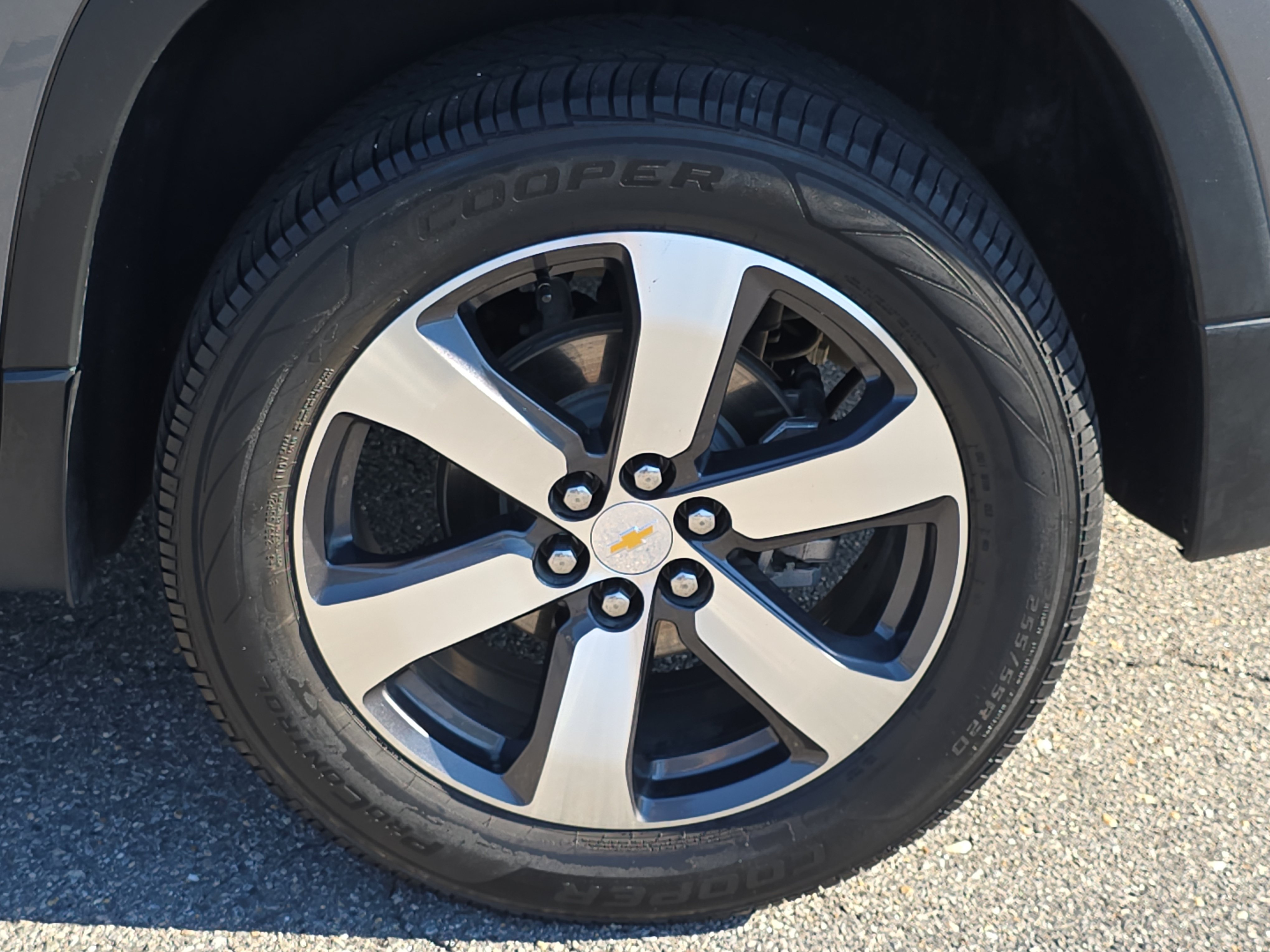 Used 2019 Chevrolet Traverse LT w/ LT Premium Package AWD/4WD image 37